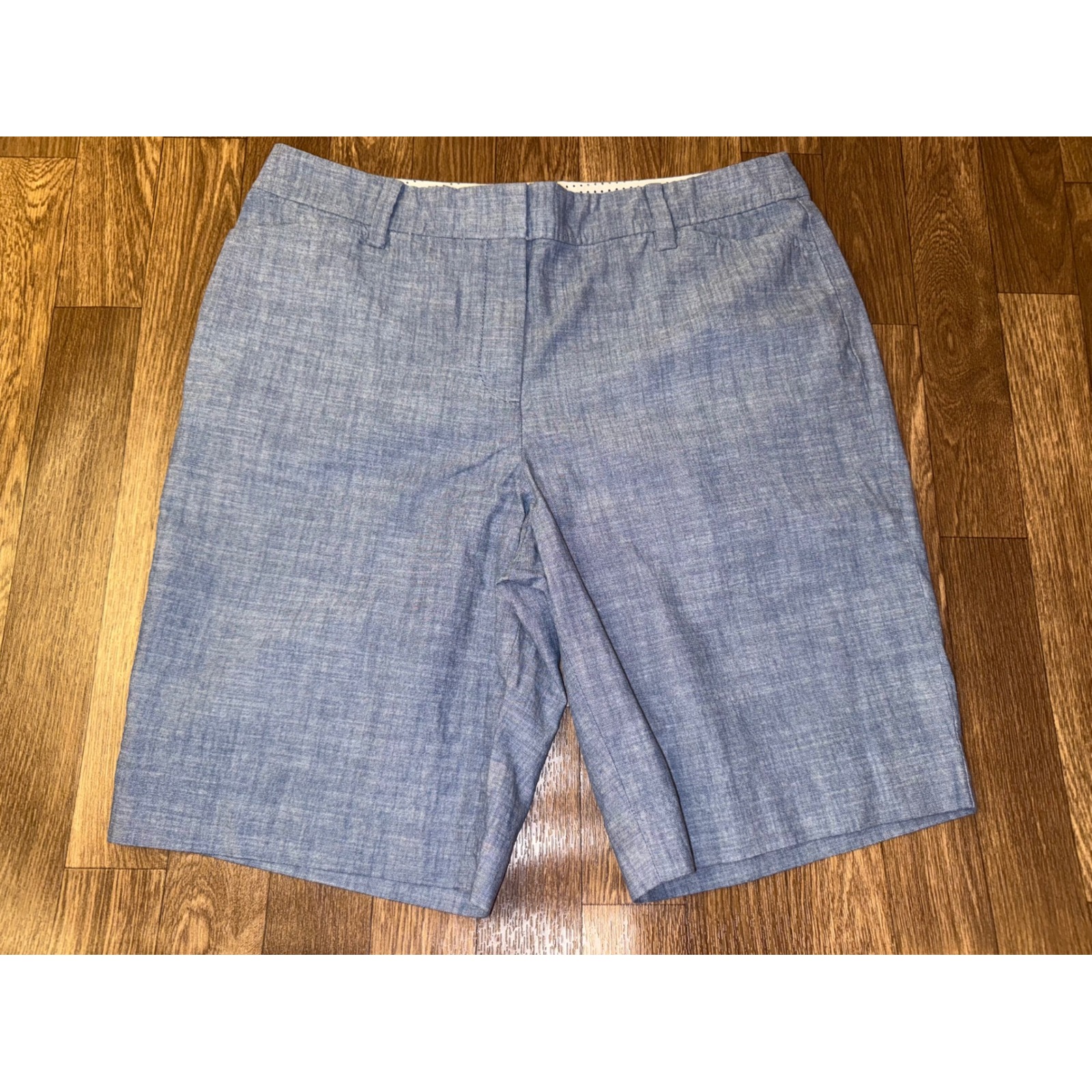 Talbots Womens Light Blue 100 Cotton Perfect Short 105 Inseam Size 10 Bermuda